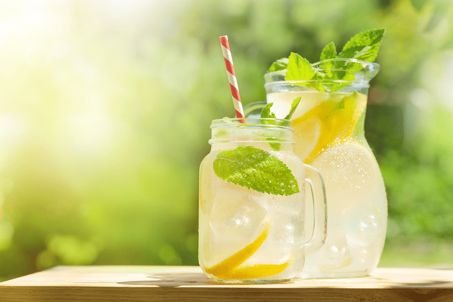 Sugar-free lemonade is a delicious summer treat that won’t cause havoc on your teeth! Check out the recipe now.